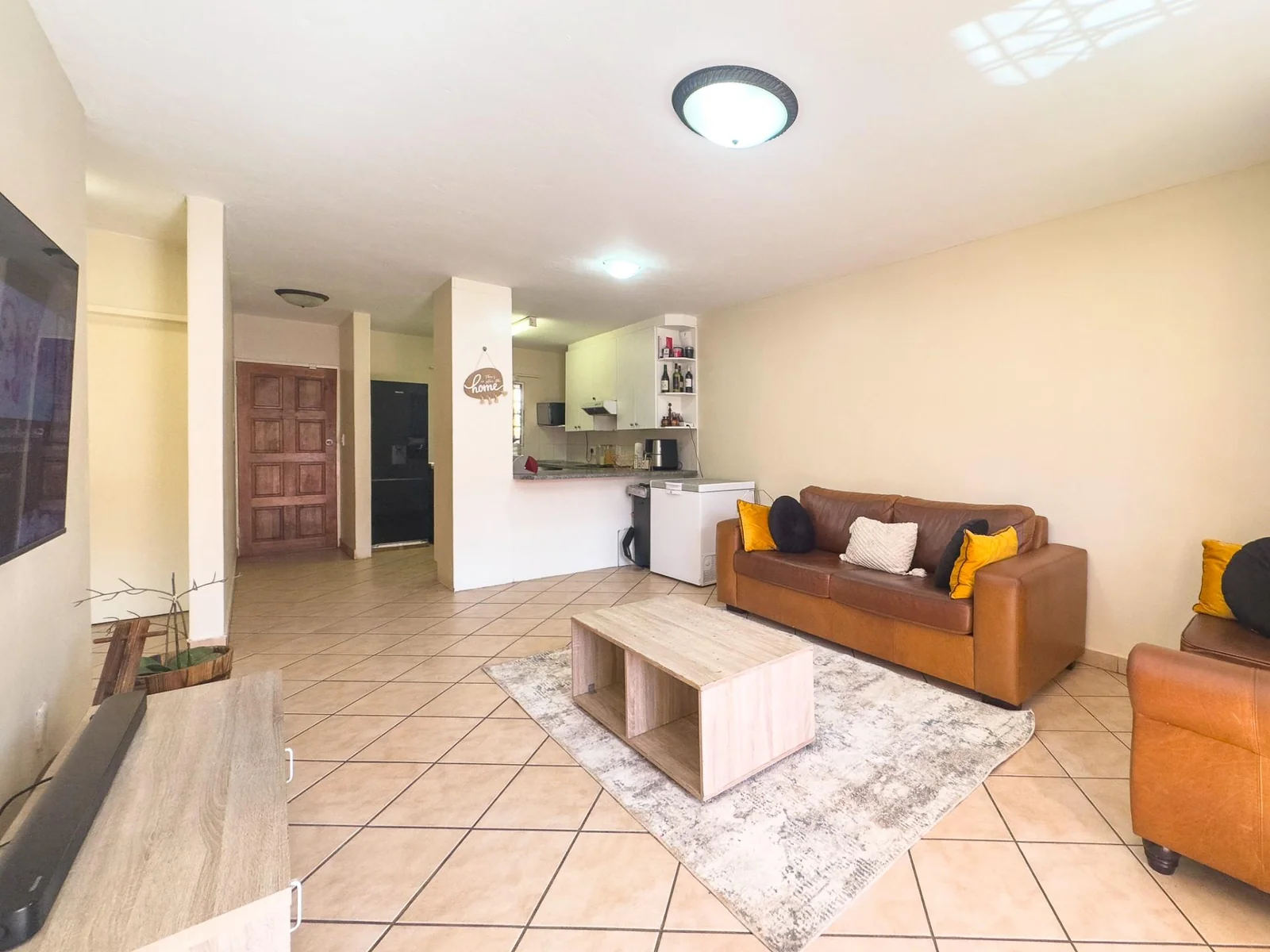 2 Bedroom Ground Floor Unit to Rent in Pierre van Ryneveld