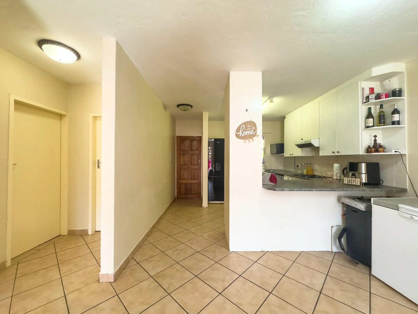 2 Bedroom Ground Floor Unit to Rent in Pierre van Ryneveld