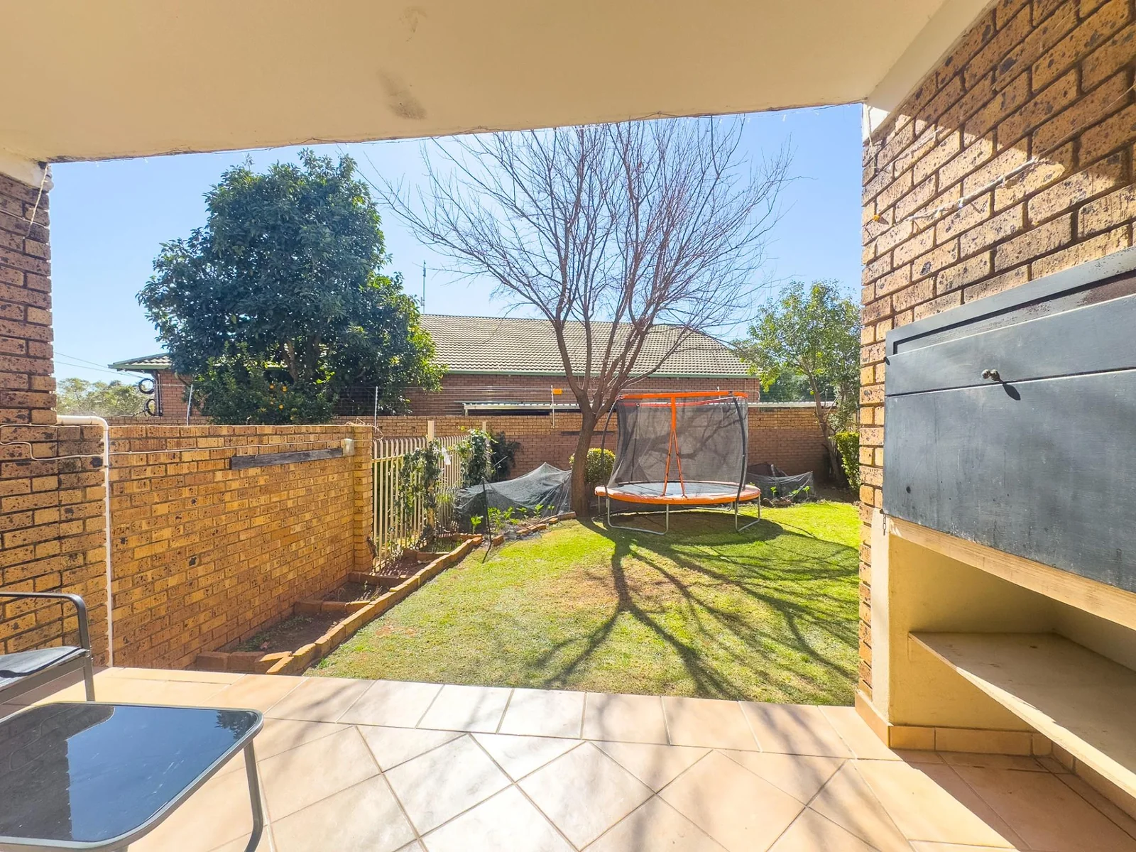 2 Bedroom Ground Floor Unit to Rent in Pierre van Ryneveld