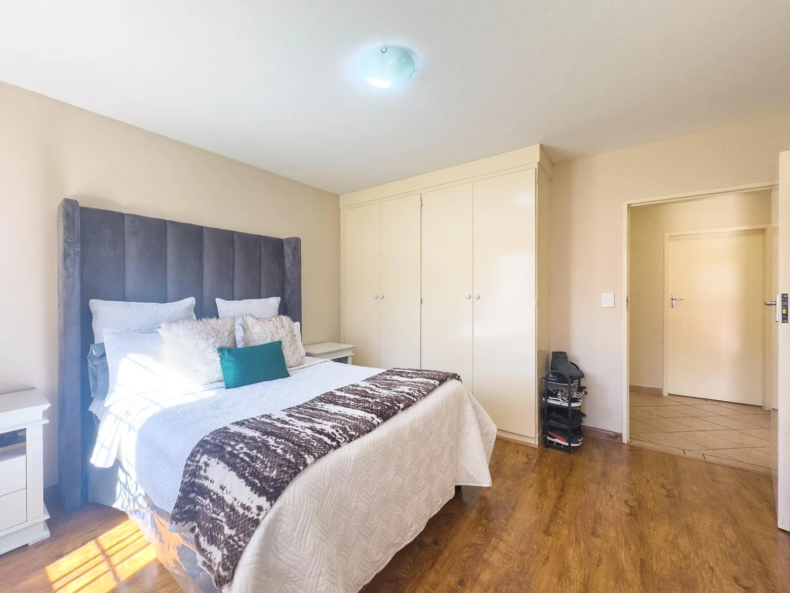 2 Bedroom Ground Floor Unit to Rent in Pierre van Ryneveld