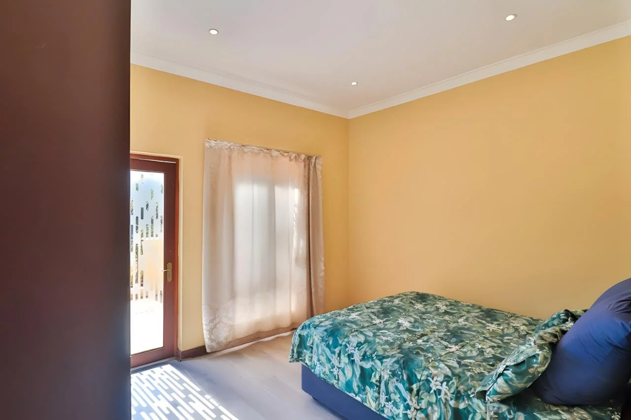 Elegant 4-Bedroom Tuscan-Style Home in Blue Valley Golf Estate – Secure Living with Pool, Jacuzzi & Scenic Luxury