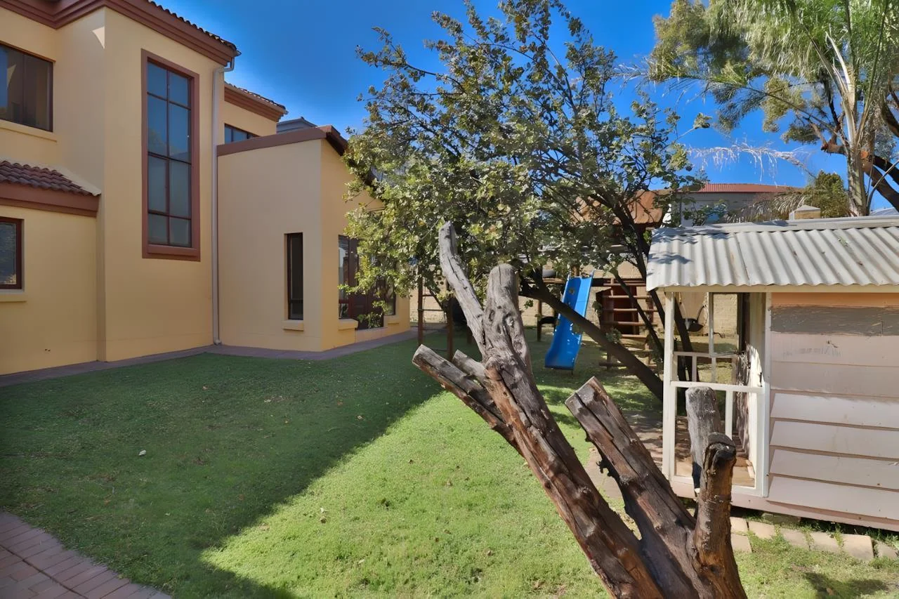 Elegant 4-Bedroom Tuscan-Style Home in Blue Valley Golf Estate – Secure Living with Pool, Jacuzzi & Scenic Luxury