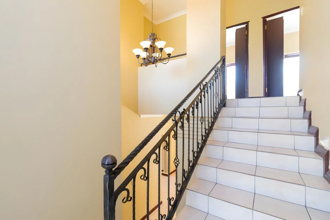 Elegant 4-Bedroom Tuscan-Style Home in Blue Valley Golf Estate – Secure Living with Pool, Jacuzzi & Scenic Luxury