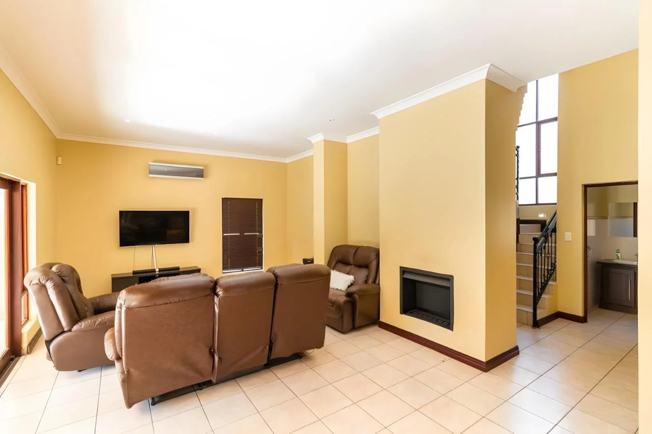 Elegant 4-Bedroom Tuscan-Style Home in Blue Valley Golf Estate – Secure Living with Pool, Jacuzzi & Scenic Luxury