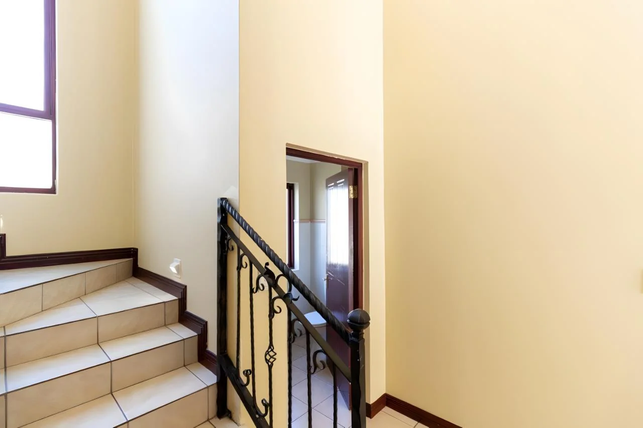 Elegant 4-Bedroom Tuscan-Style Home in Blue Valley Golf Estate – Secure Living with Pool, Jacuzzi & Scenic Luxury