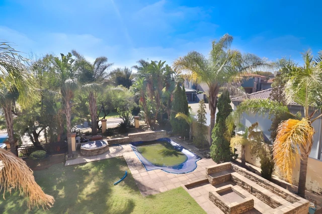 Elegant 4-Bedroom Tuscan-Style Home in Blue Valley Golf Estate – Secure Living with Pool, Jacuzzi & Scenic Luxury