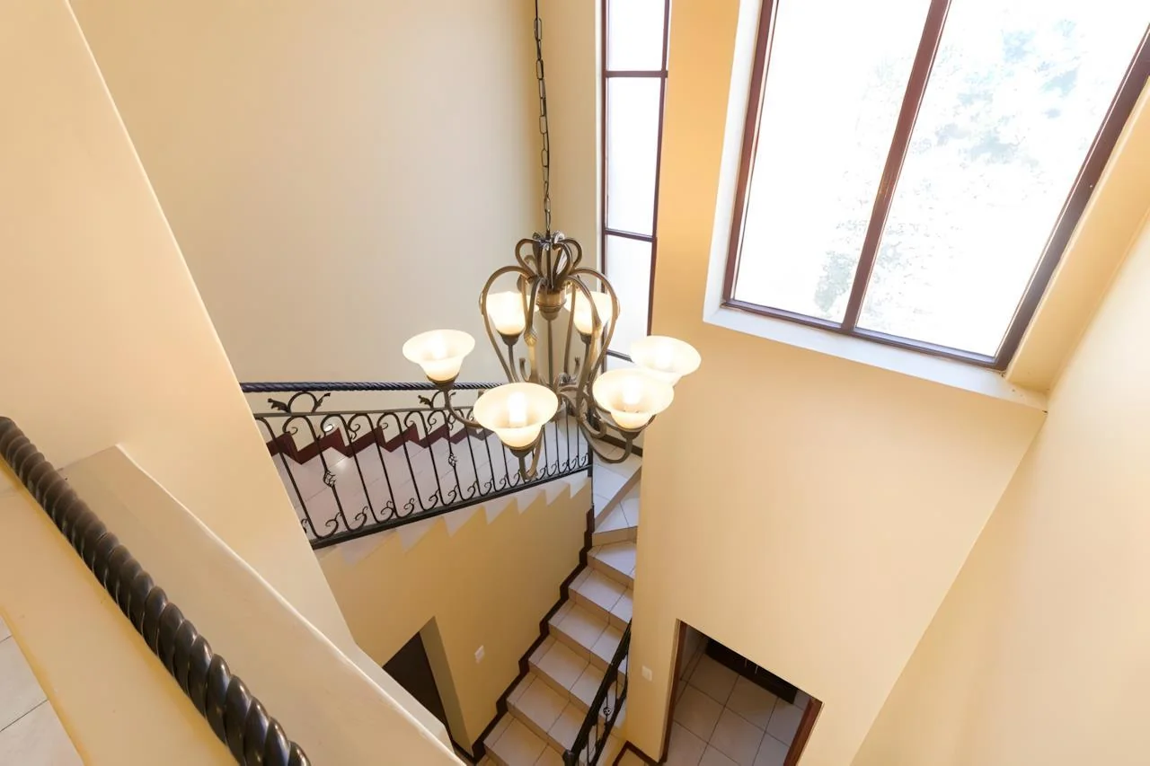 Elegant 4-Bedroom Tuscan-Style Home in Blue Valley Golf Estate – Secure Living with Pool, Jacuzzi & Scenic Luxury