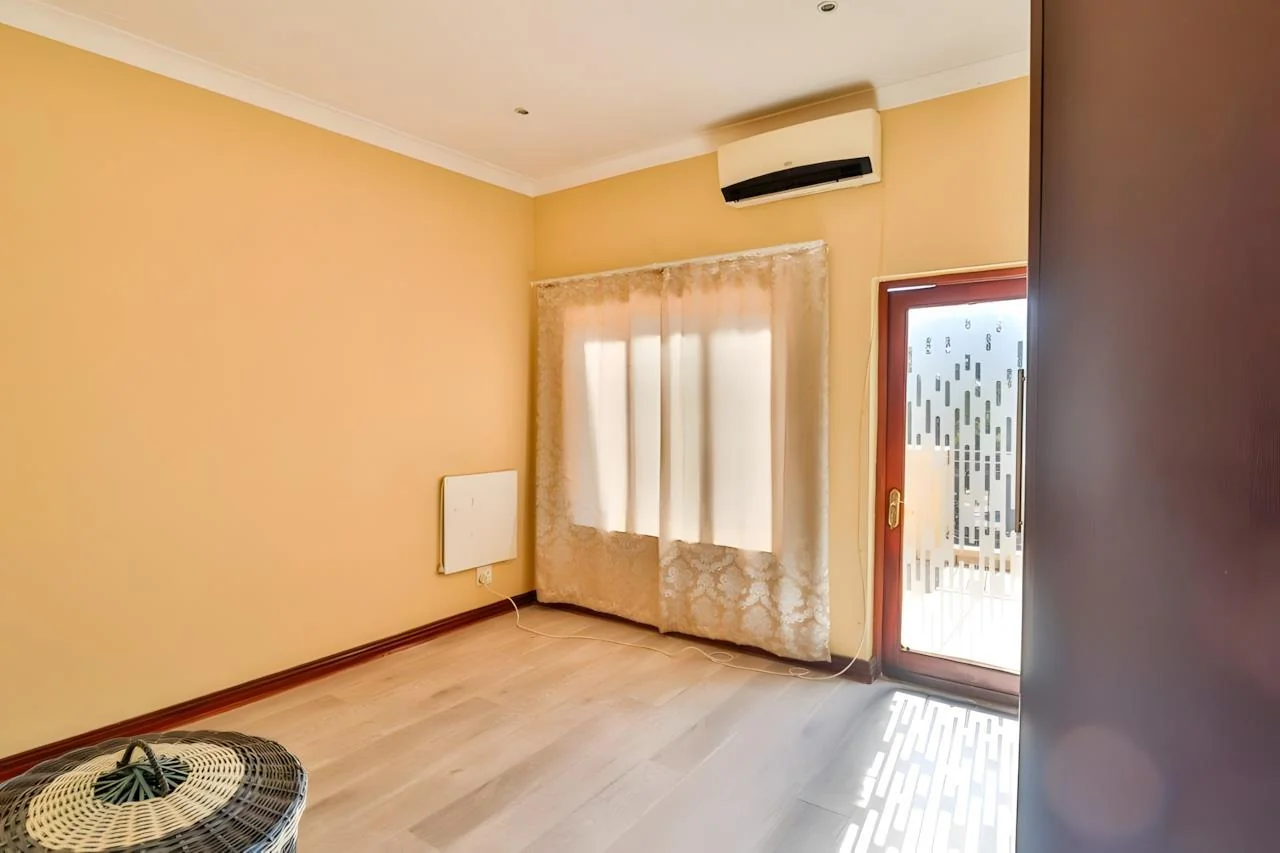 Elegant 4-Bedroom Tuscan-Style Home in Blue Valley Golf Estate – Secure Living with Pool, Jacuzzi & Scenic Luxury