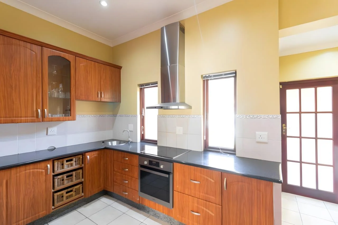 Elegant 4-Bedroom Tuscan-Style Home in Blue Valley Golf Estate – Secure Living with Pool, Jacuzzi & Scenic Luxury