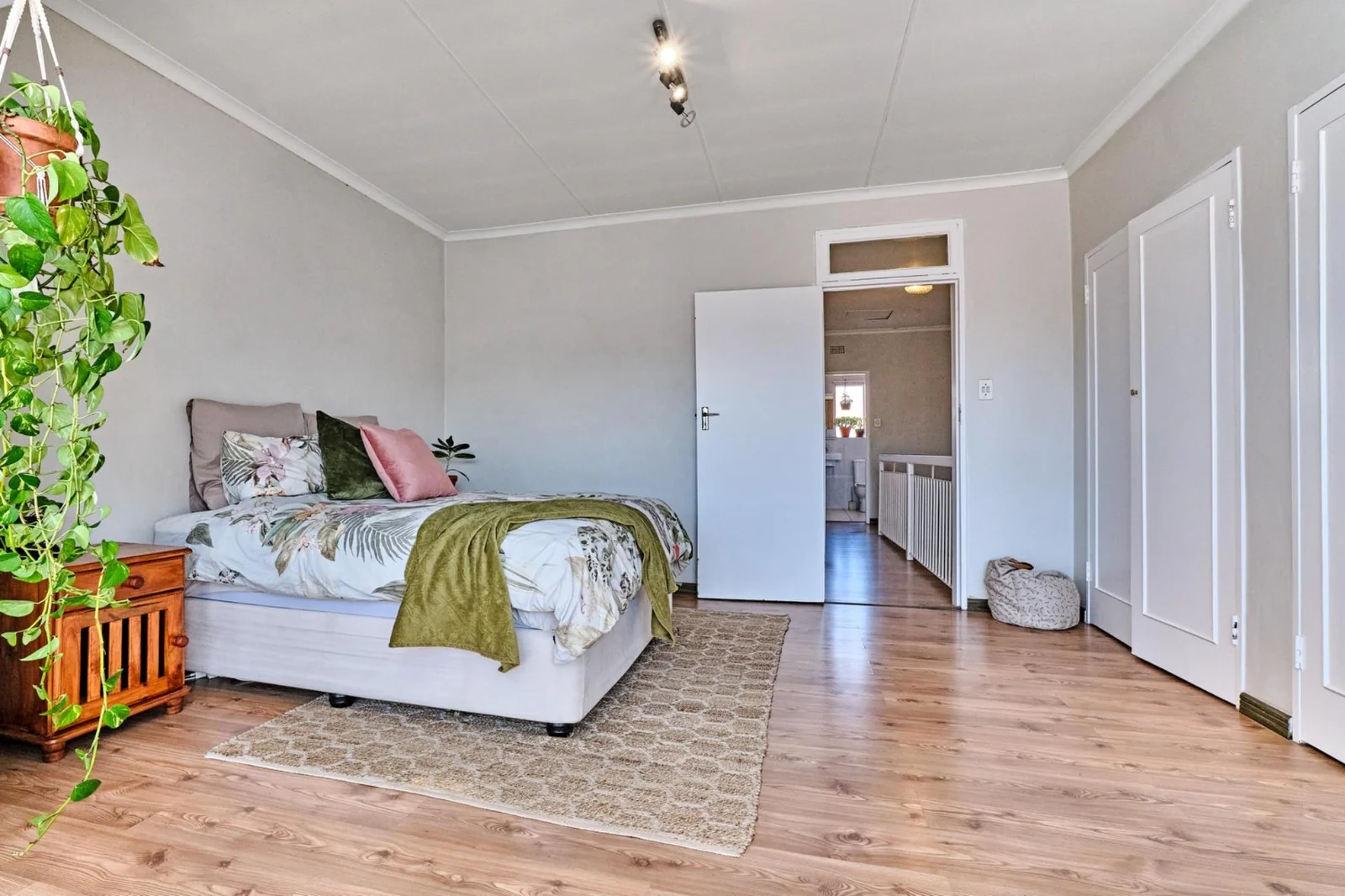 Inviting 2-Bedroom Duplex in Tranquil Fairland for sale.