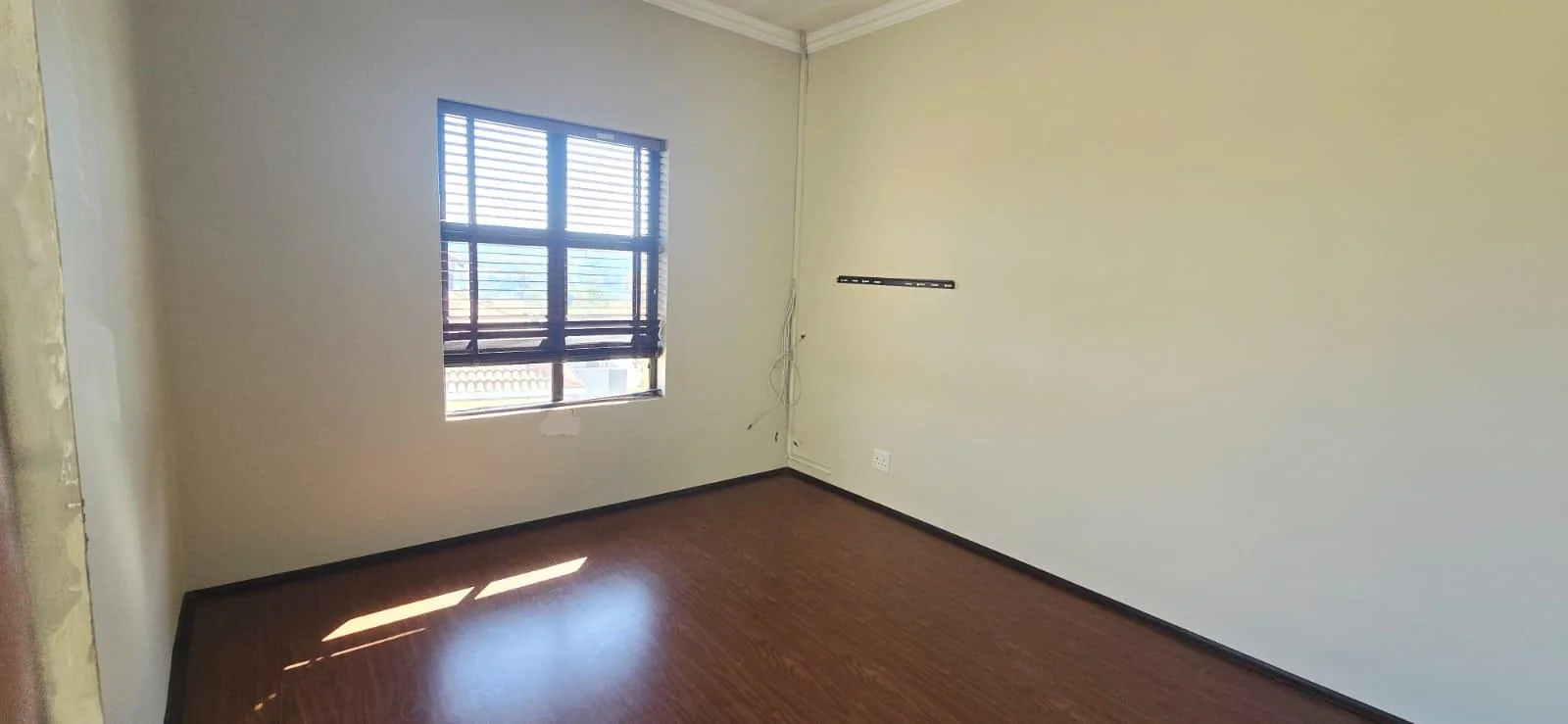 Stylish 4-Bedroom Family Home in Secure Glen Erasmia Estate