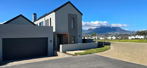 14 Polkadraai, Longlands Estate, Stellenbosch
