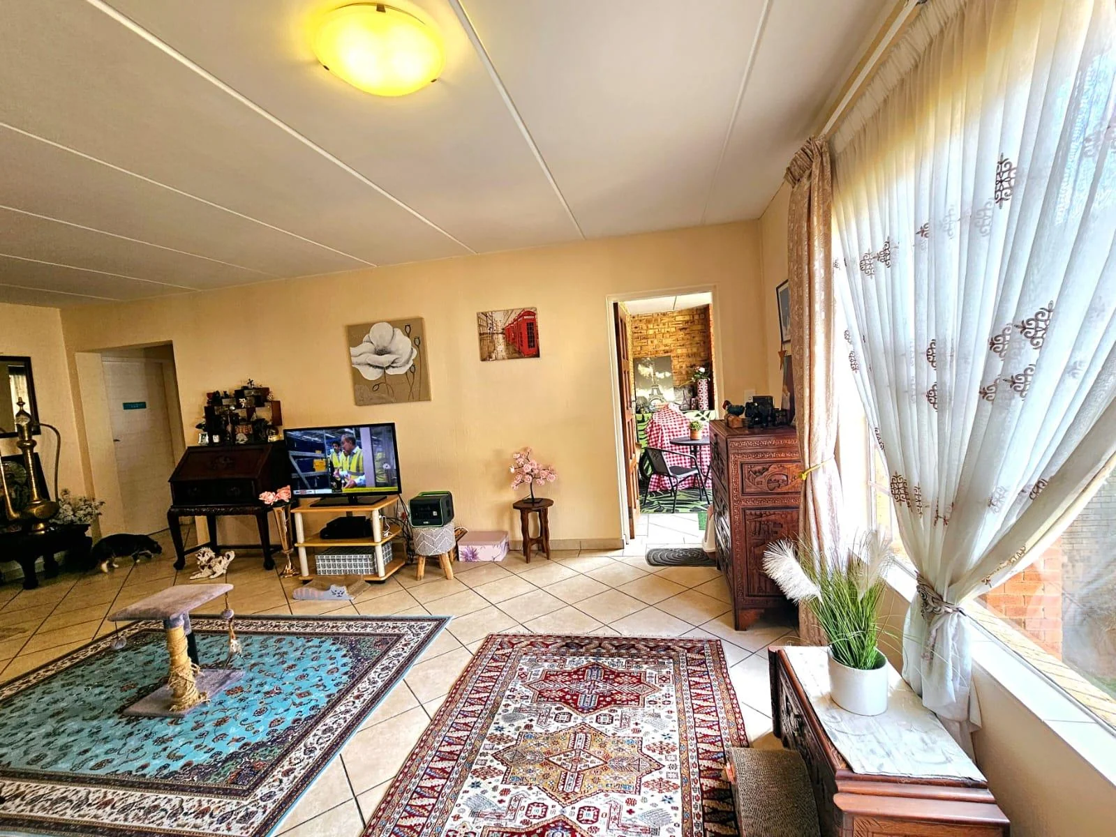 SPACIOUS, IMMACULATE UNIT — PERFECT FOR YOUNG COUPLES OR A SMALL FAMILY