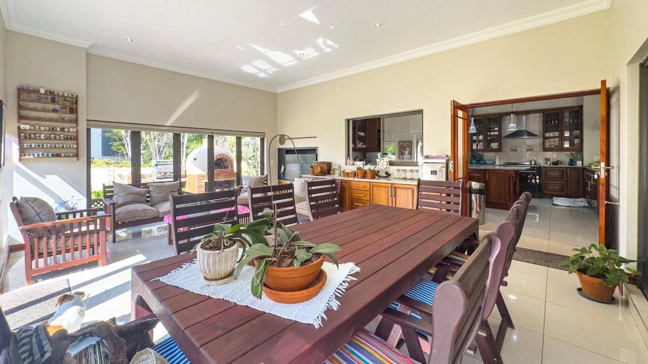 PRACTICAL DOUBLE LEVEL PROPERTY, SITUATED IN A PRIZED LOCATION OF MIDLANDS ESTATE