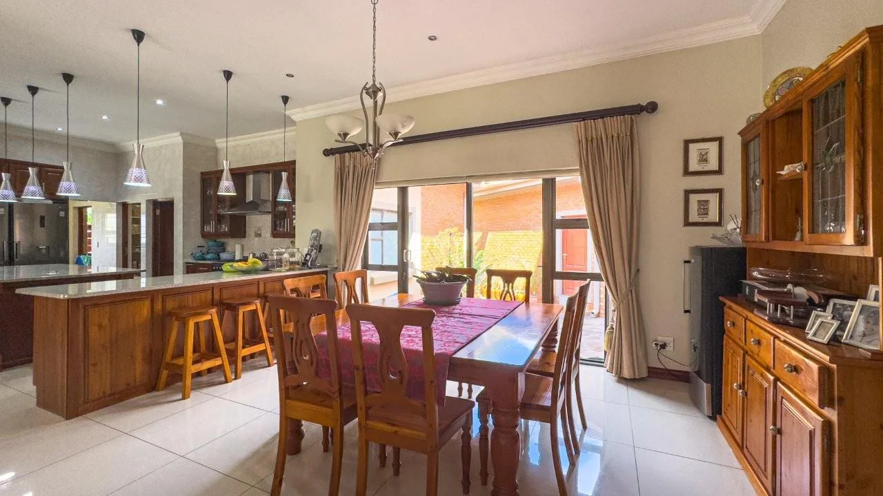 PRACTICAL DOUBLE LEVEL PROPERTY, SITUATED IN A PRIZED LOCATION OF MIDLANDS ESTATE