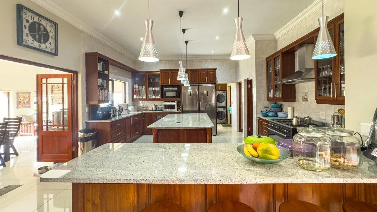 PRACTICAL DOUBLE LEVEL PROPERTY, SITUATED IN A PRIZED LOCATION OF MIDLANDS ESTATE