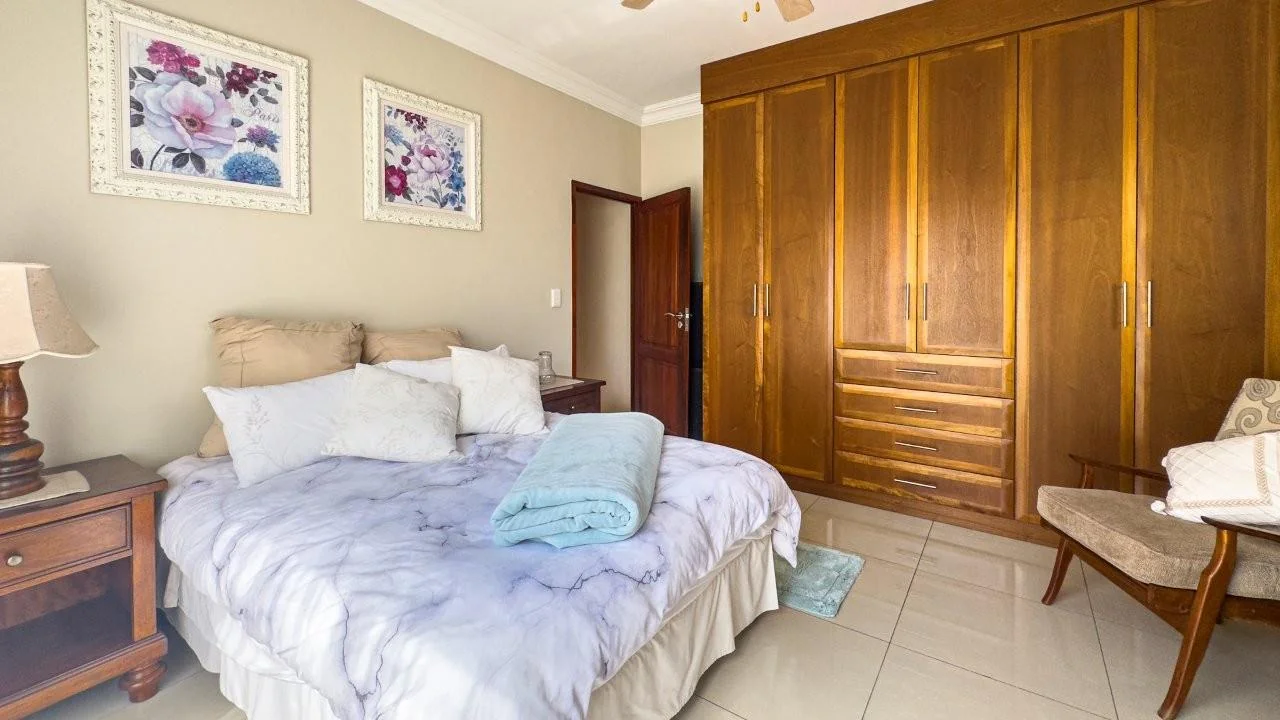 PRACTICAL DOUBLE LEVEL PROPERTY, SITUATED IN A PRIZED LOCATION OF MIDLANDS ESTATE