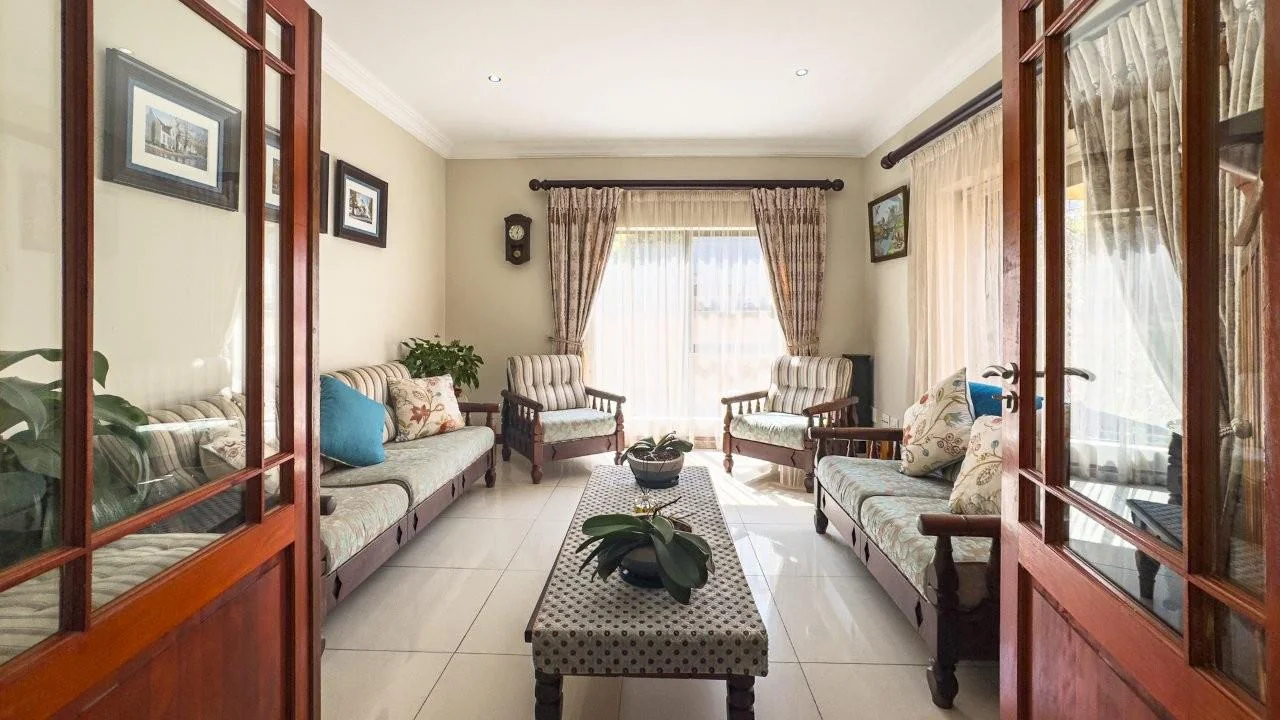 PRACTICAL DOUBLE LEVEL PROPERTY, SITUATED IN A PRIZED LOCATION OF MIDLANDS ESTATE