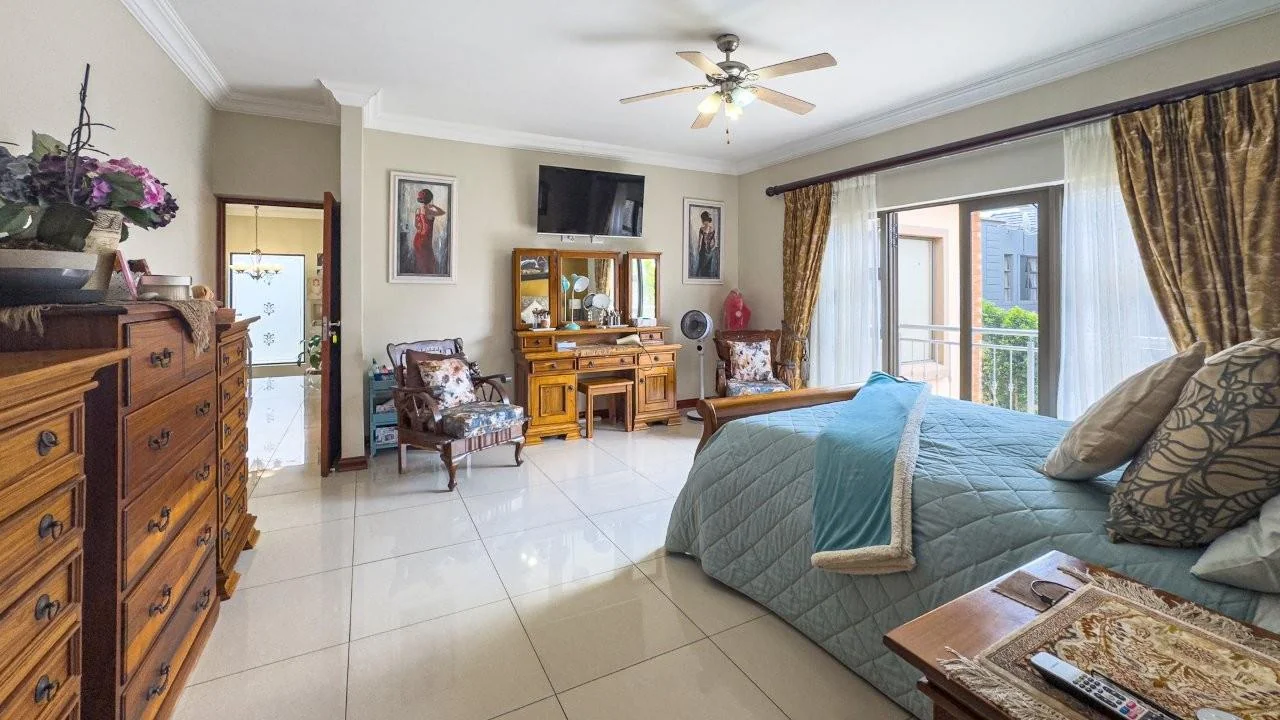 PRACTICAL DOUBLE LEVEL PROPERTY, SITUATED IN A PRIZED LOCATION OF MIDLANDS ESTATE