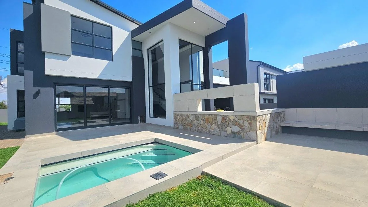 MIDSTREAM HEIGHTS !  THE  NEW LIFESTYLE ESTATE IN MIDSTREAM.