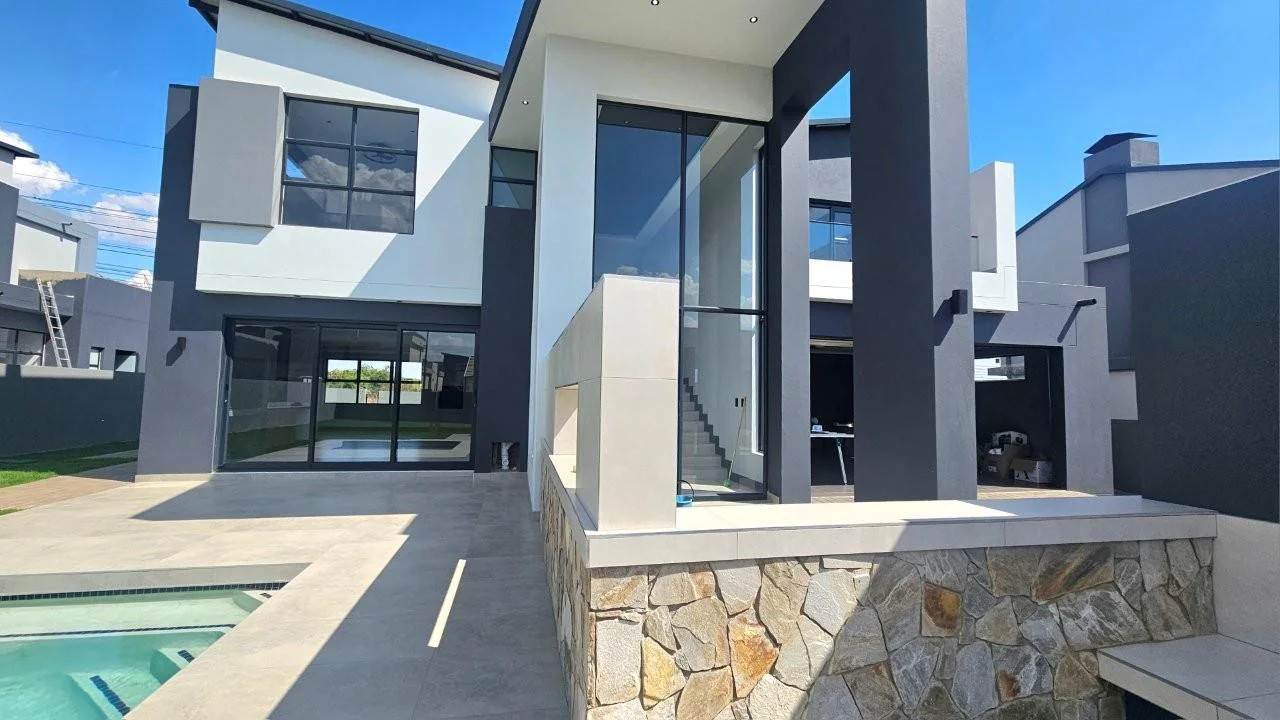 MIDSTREAM HEIGHTS !  THE  NEW LIFESTYLE ESTATE IN MIDSTREAM.