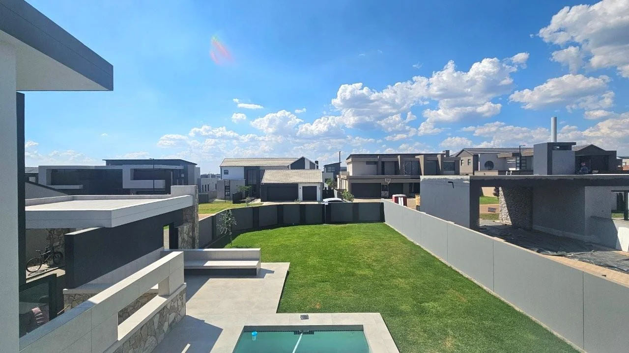 MIDSTREAM HEIGHTS !  THE  NEW LIFESTYLE ESTATE IN MIDSTREAM.