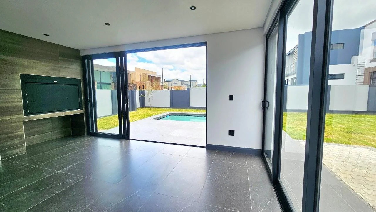 MIDSTREAM HEIGHTS !  THEMODERN,  UPMARKET LIFESTYLE ESTATE IN MIDSTREAM ESTATE.