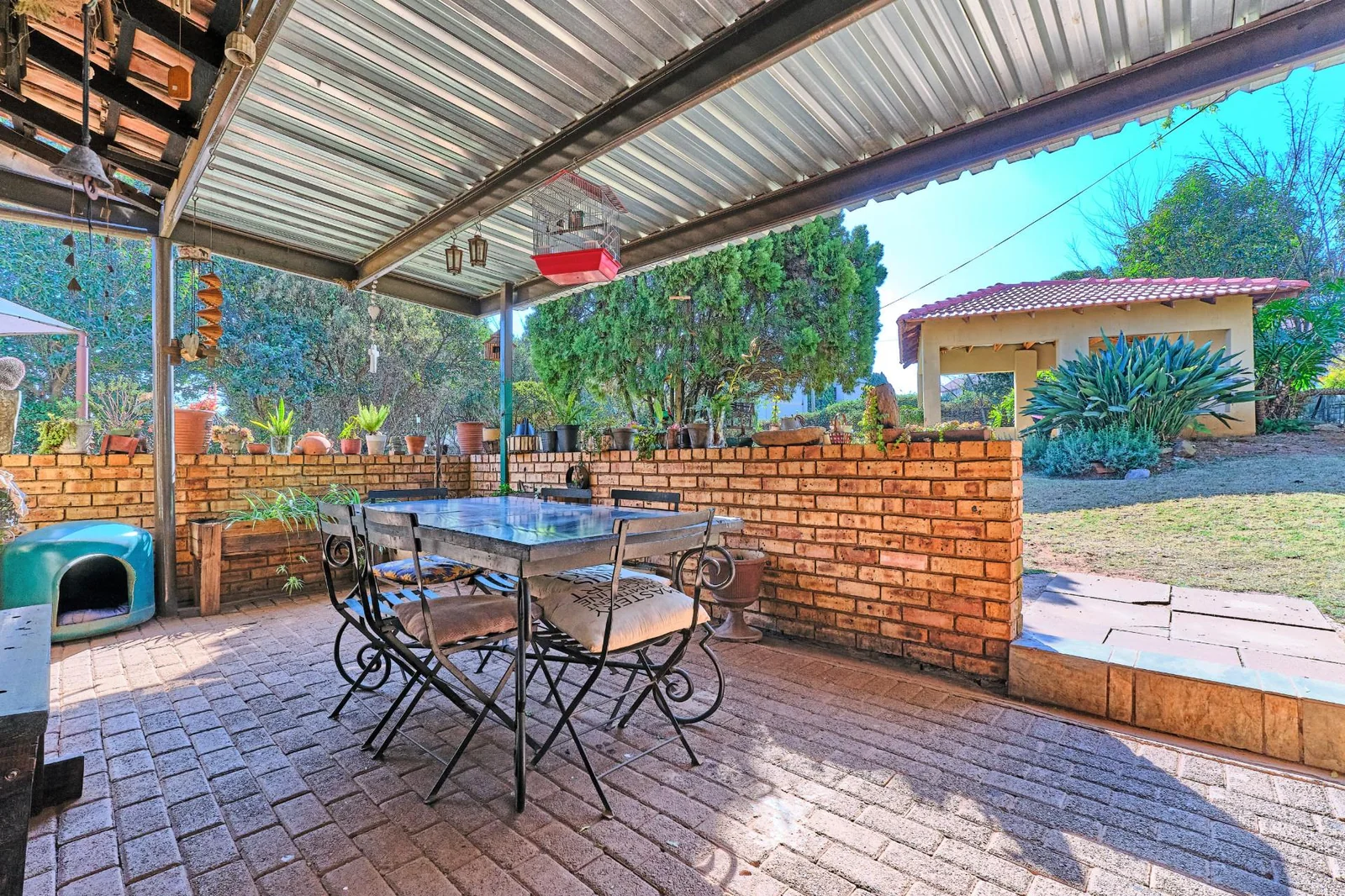 Charming 3 – 4 Bedroom Home with Flatlet Potential and Awesome Entertainment Area.