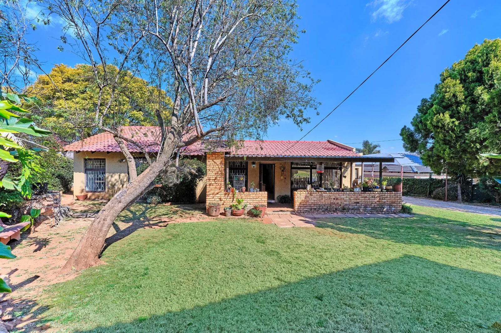 Charming 3 – 4 Bedroom Home with Flatlet Potential and Awesome Entertainment Area.