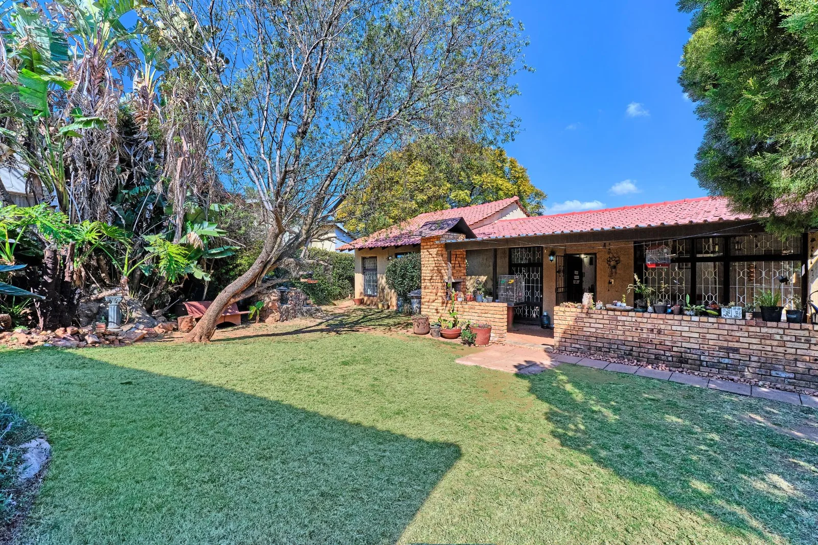 Charming 3 – 4 Bedroom Home with Flatlet Potential and Awesome Entertainment Area.