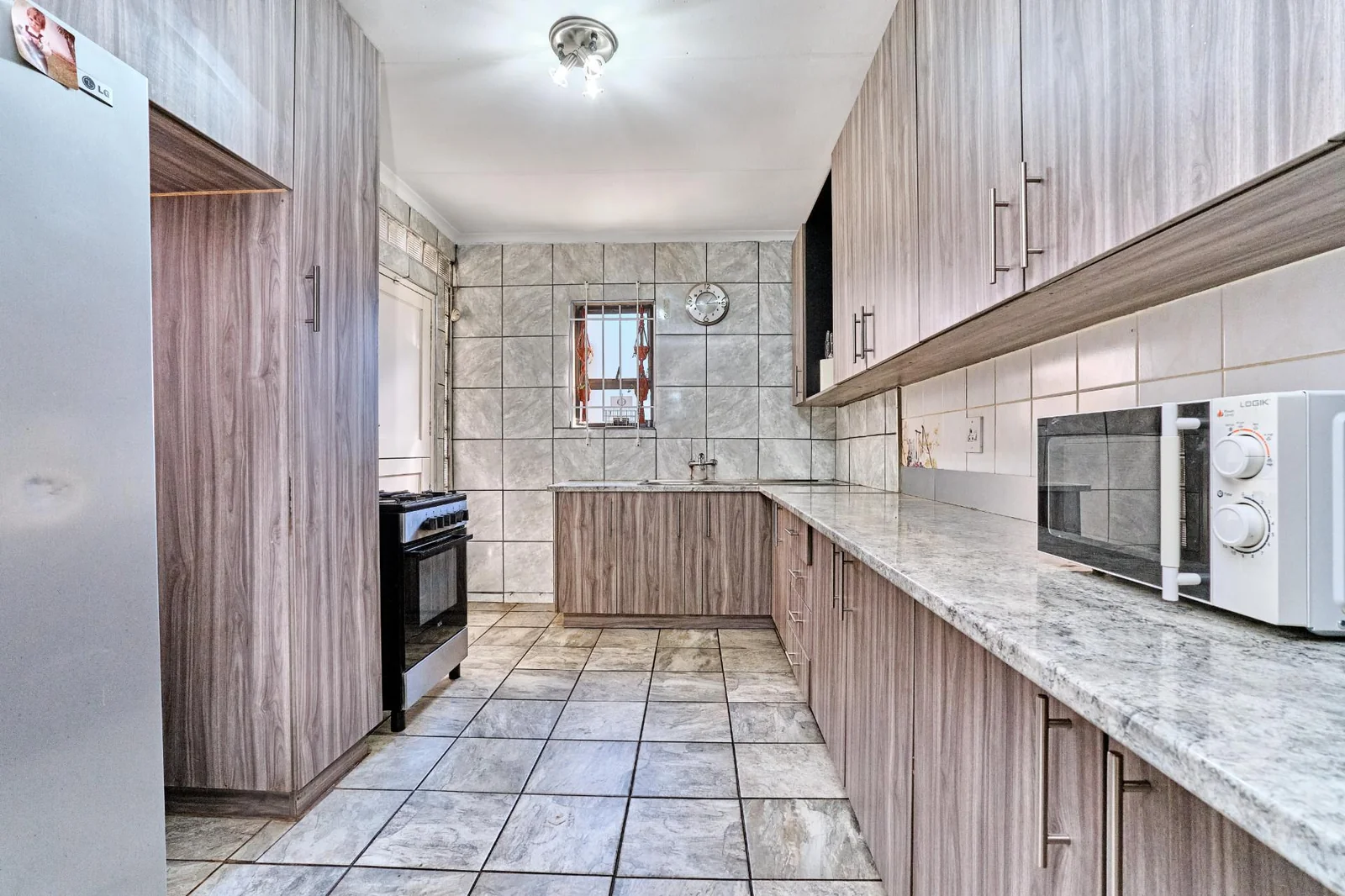 Charming 3 – 4 Bedroom Home with Flatlet Potential and Awesome Entertainment Area.