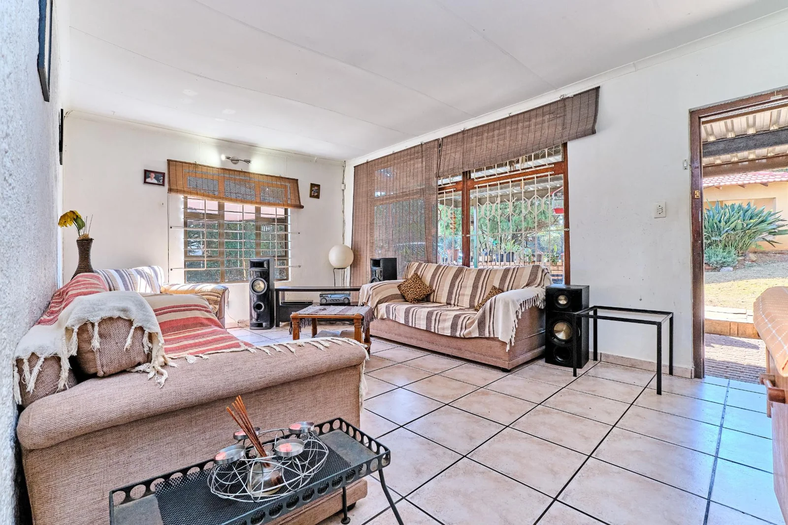 Charming 3 – 4 Bedroom Home with Flatlet Potential and Awesome Entertainment Area.