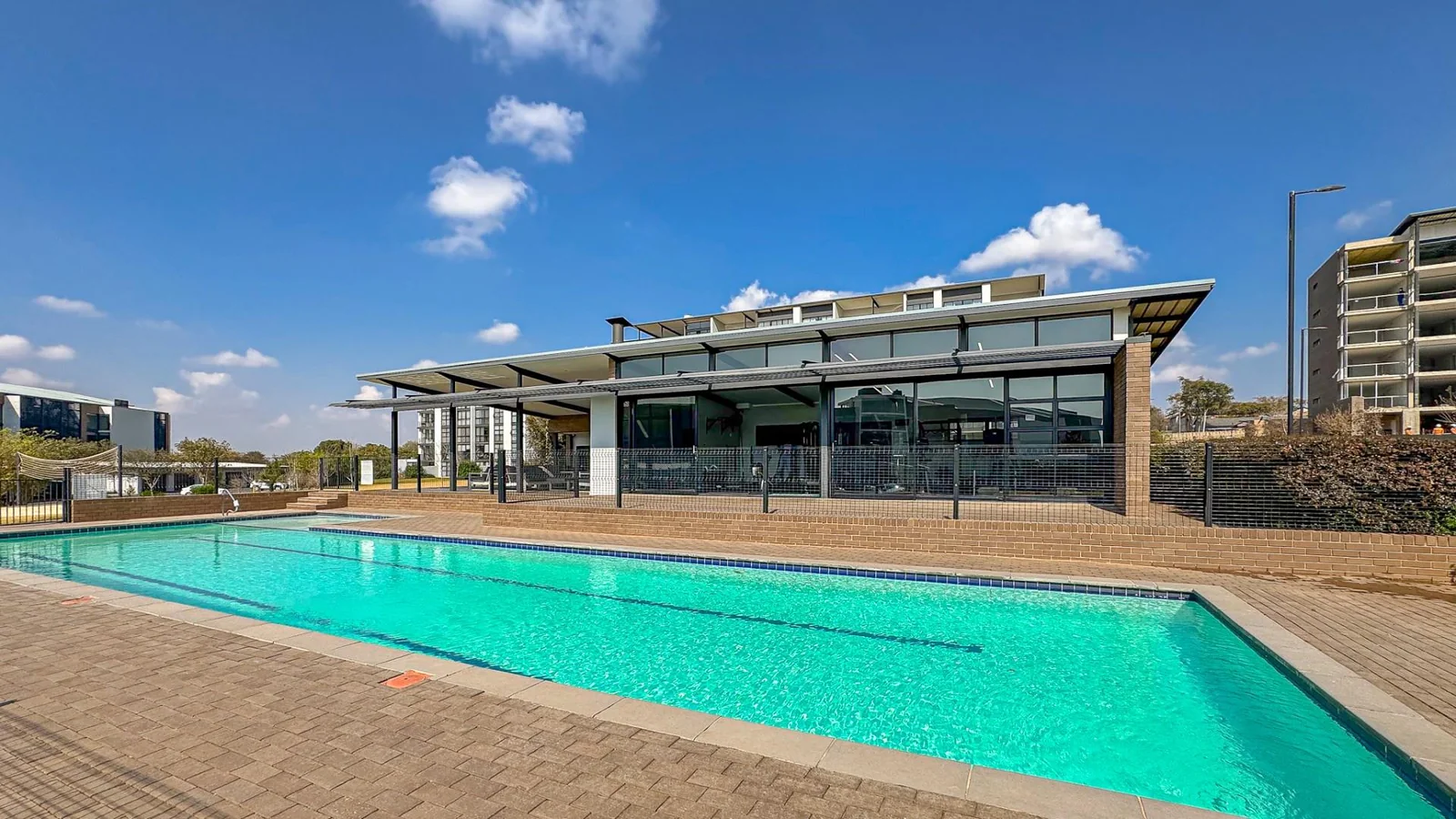 THE TOP BILLING, LUXURY LOCK-UP-AND-GO PENTHOUSE FOR PROFESSIONALS.  NO LOADSHEDDING