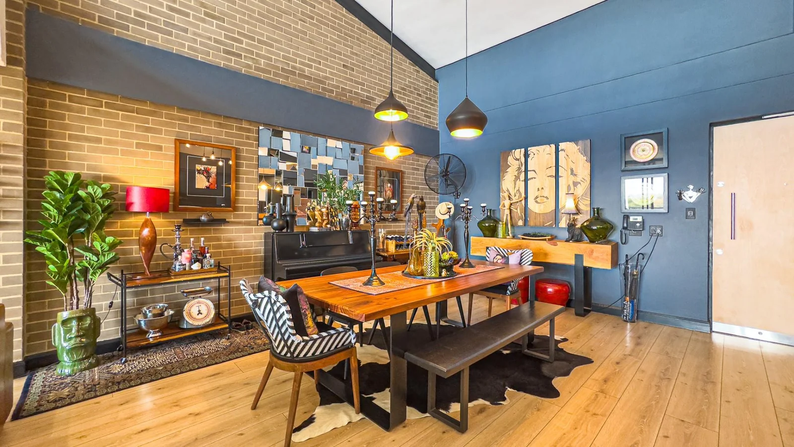 THE TOP BILLING, LUXURY LOCK-UP-AND-GO PENTHOUSE FOR PROFESSIONALS.  NO LOADSHEDDING