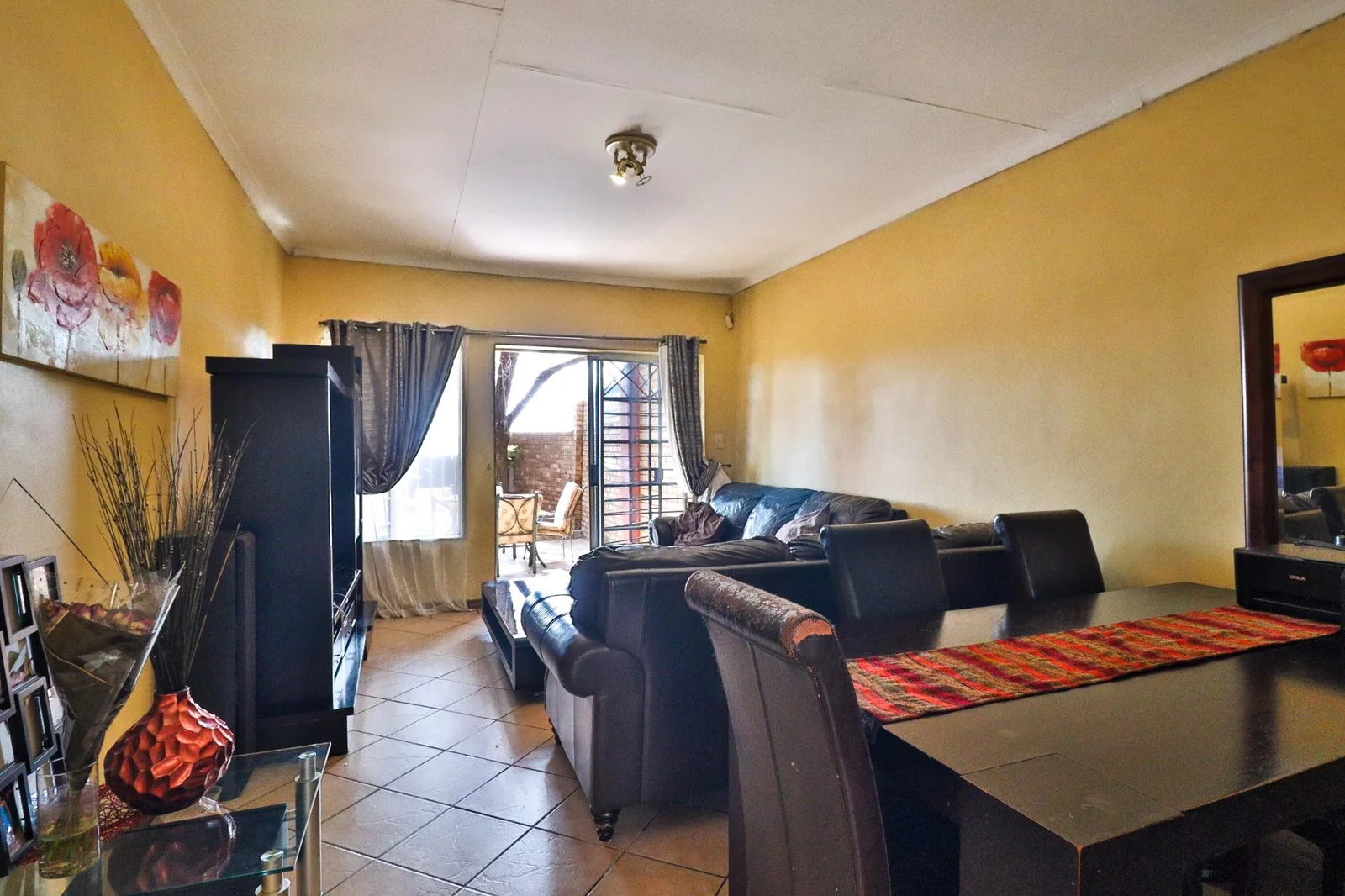 A HOME TO COME HOME TO ..... SIMPLEX IN SECURITY ESTATE!