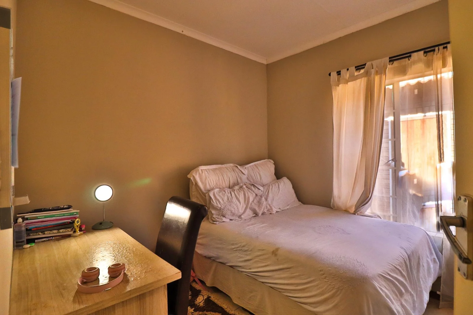 A HOME TO COME HOME TO ..... SIMPLEX IN SECURITY ESTATE!