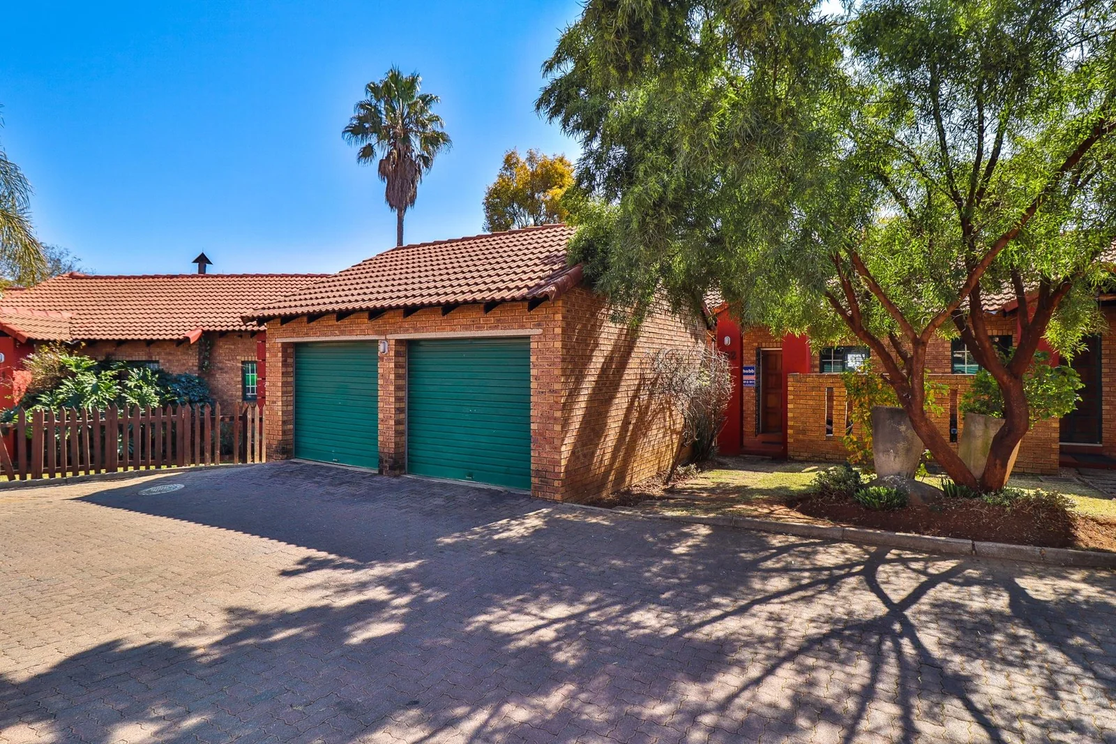 A HOME TO COME HOME TO ..... SIMPLEX IN SECURITY ESTATE!