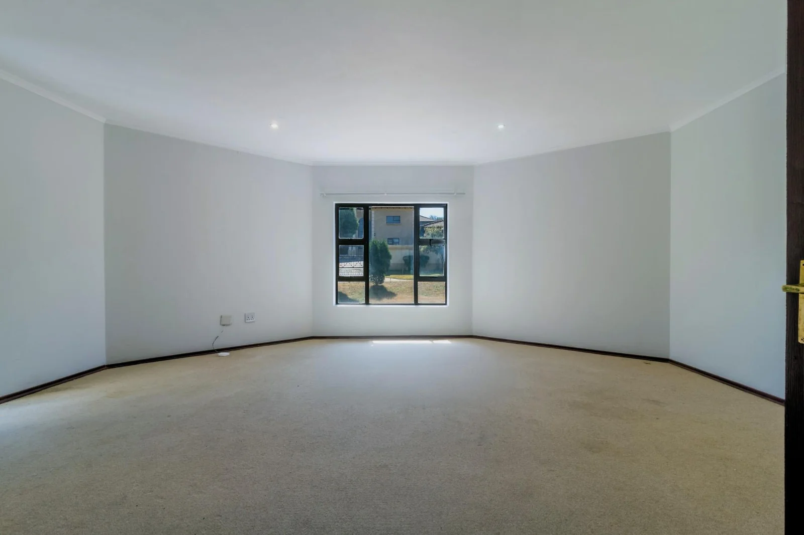 Six bedrooms, Six bathroos House for Sale in Summerset