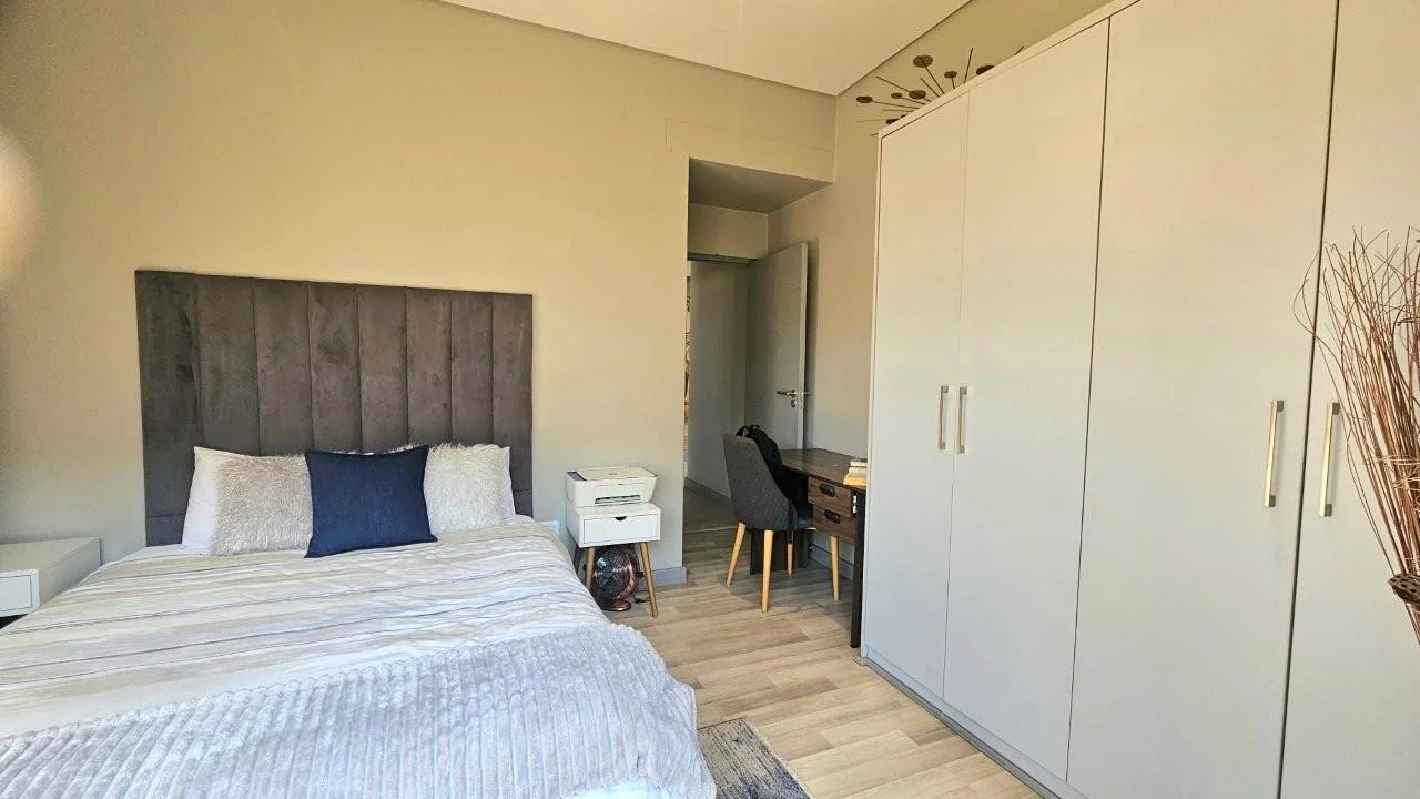 MODERN FINISHES, POOL, BIG PATIO LOTS OF LIGHT THAT FLOWS INTO THE KITCHEN, DINING AND LIVING AREAS.