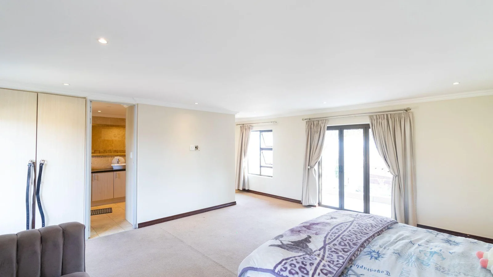 Modern Family Luxury Awaits – Double-Storey Corner Home for Sale in Secure Summerfield Estate, Kosmosdal | Thabang Ledwaba – Leapfrog Property Group Midrand