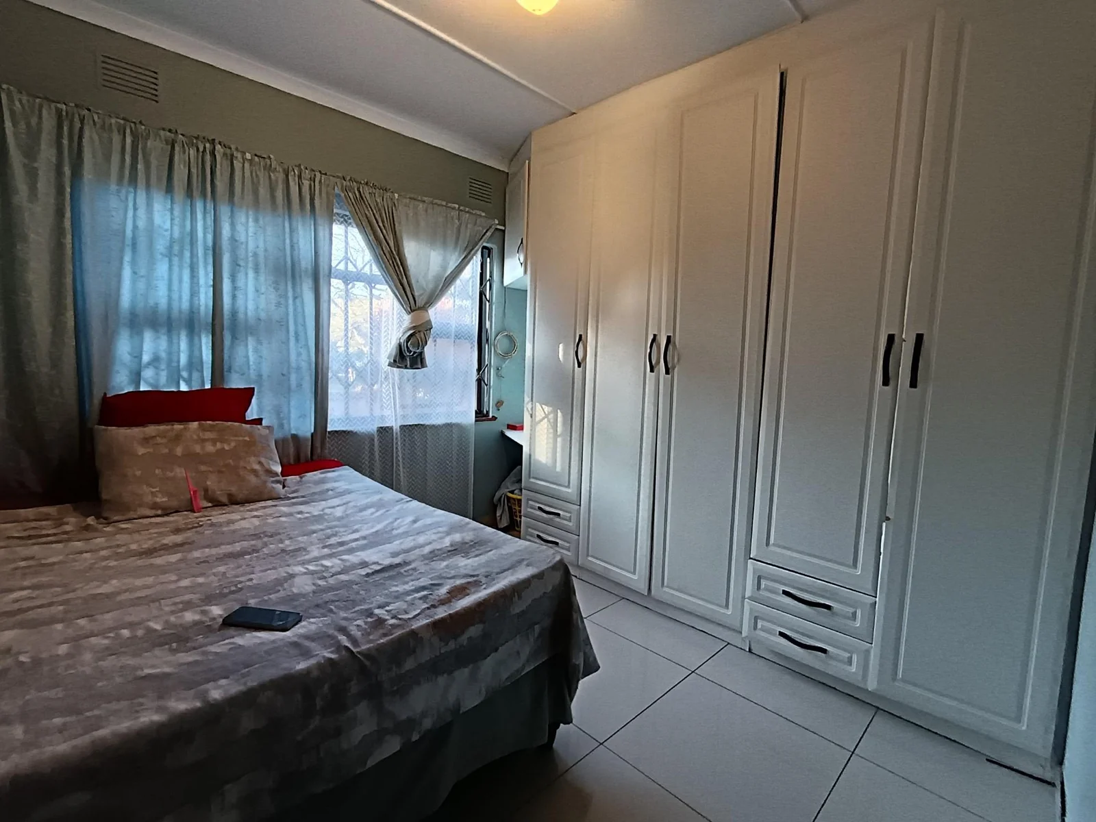 If you're looking for a home near all amenities and schools, then this is the perfect choice for you.