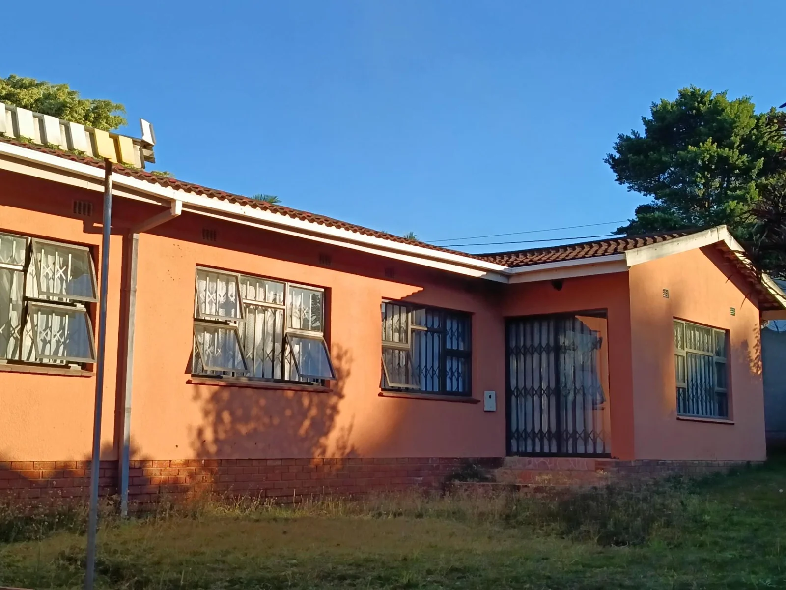 If you're looking for a home near all amenities and schools, then this is the perfect choice for you.