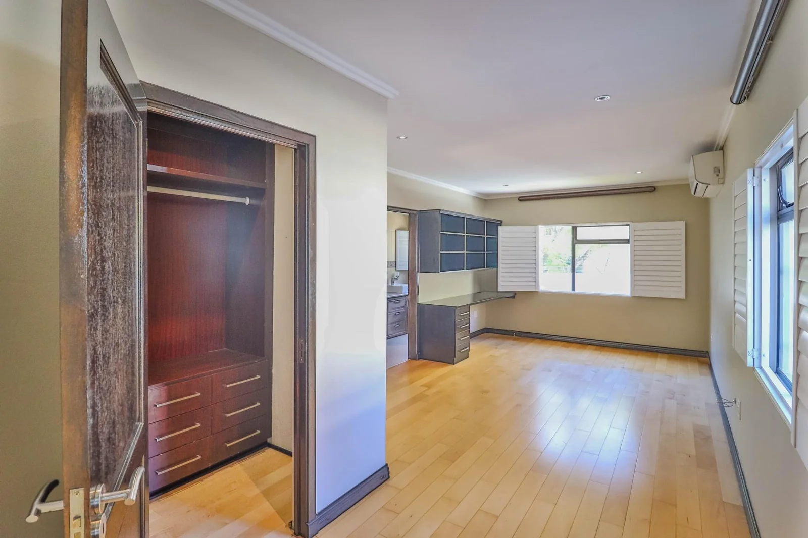 Elegant home for sale in Bryanston, Berkeley Heights Estates