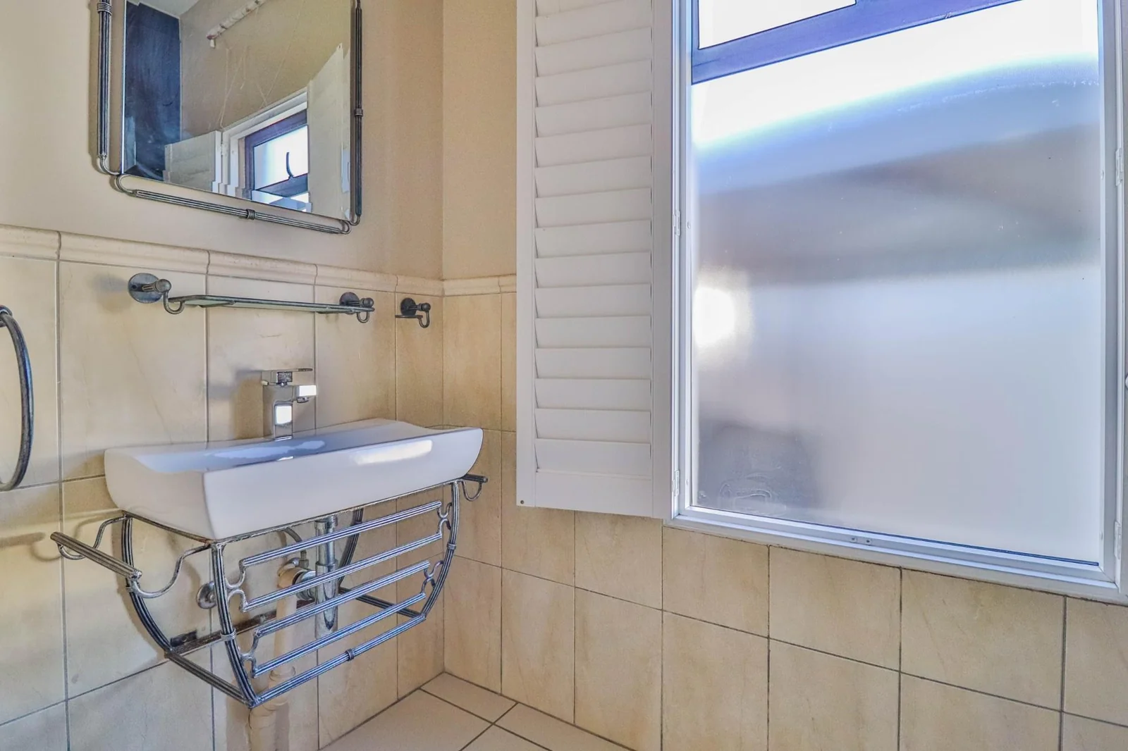 Elegant home for sale in Bryanston, Berkeley Heights Estates