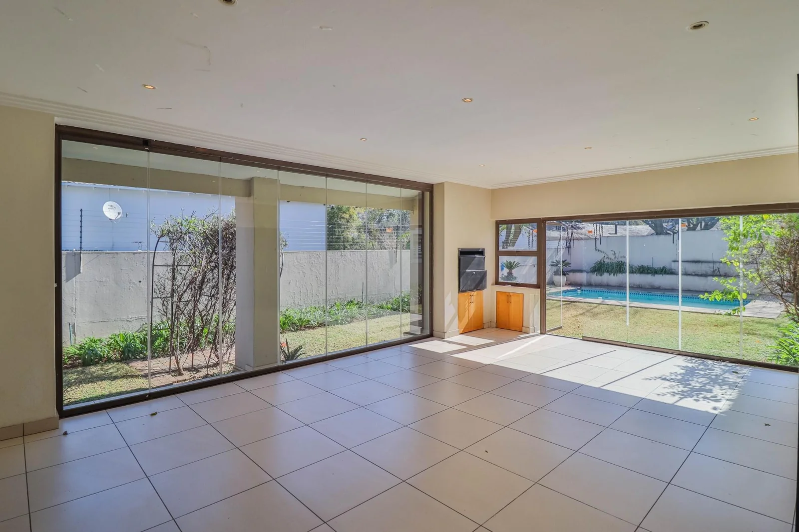 Elegant home for sale in Bryanston, Berkeley Heights Estates