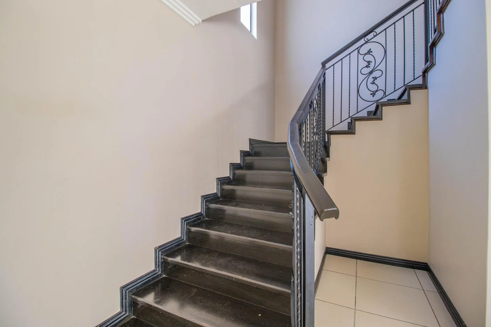 Elegant home for sale in Bryanston, Berkeley Heights Estates