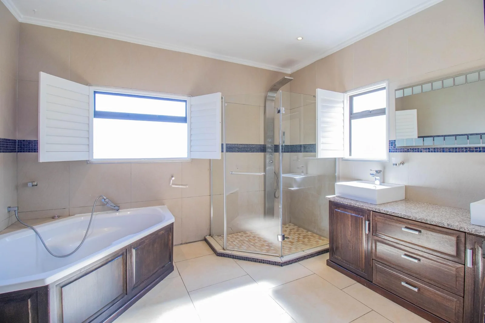 Elegant home for sale in Bryanston, Berkeley Heights Estates