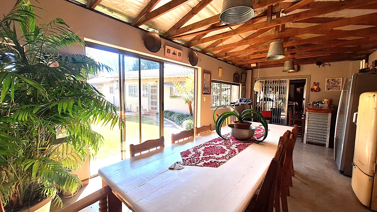 One of the most creative Homes that you have seen with Fabulous finishes and details, including a 160m² 2 Bedroom Flat, just to Wow You even Further.