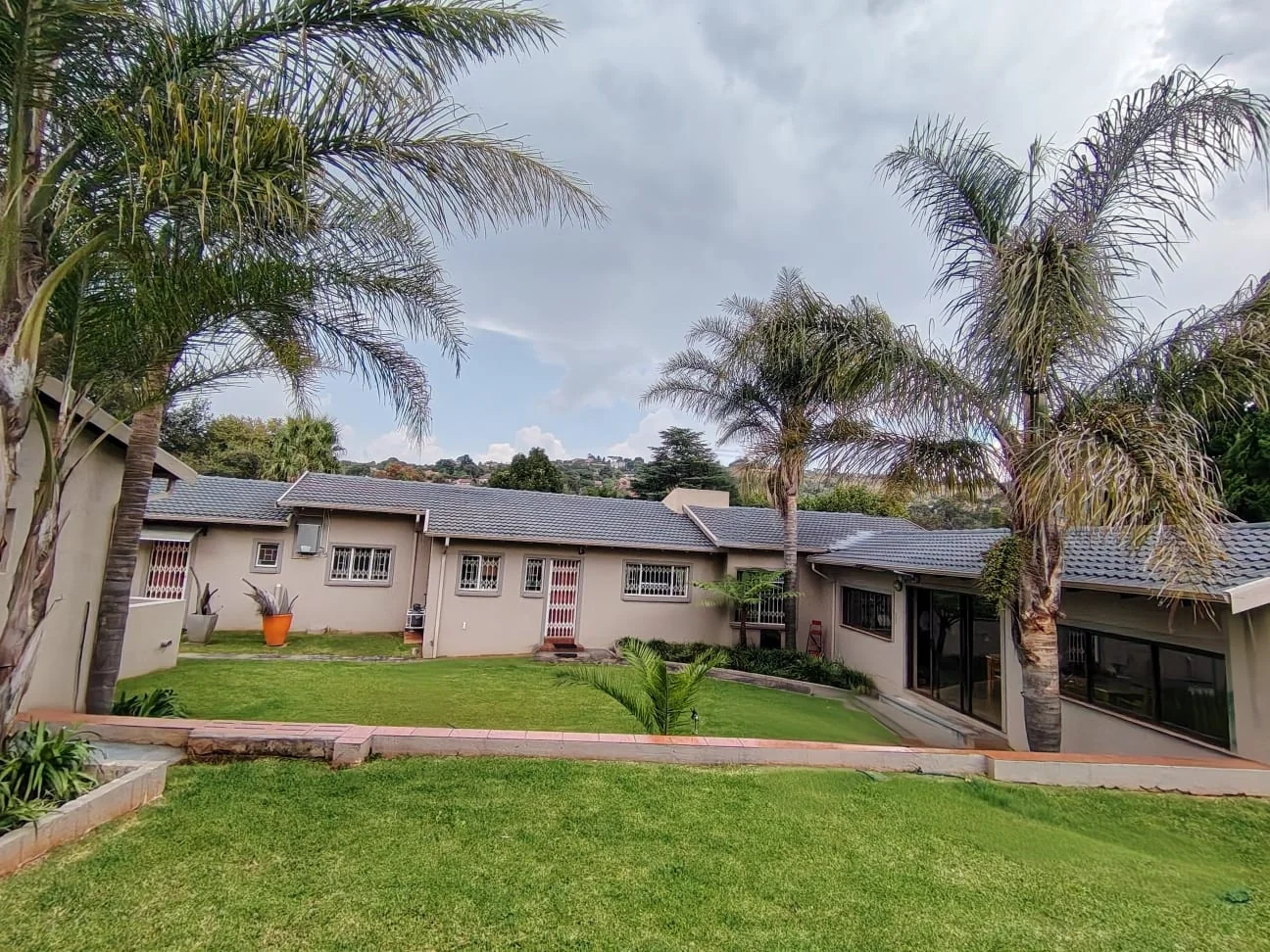 One of the most creative Homes that you have seen with Fabulous finishes and details, including a 160m² 2 Bedroom Flat, just to Wow You even Further.