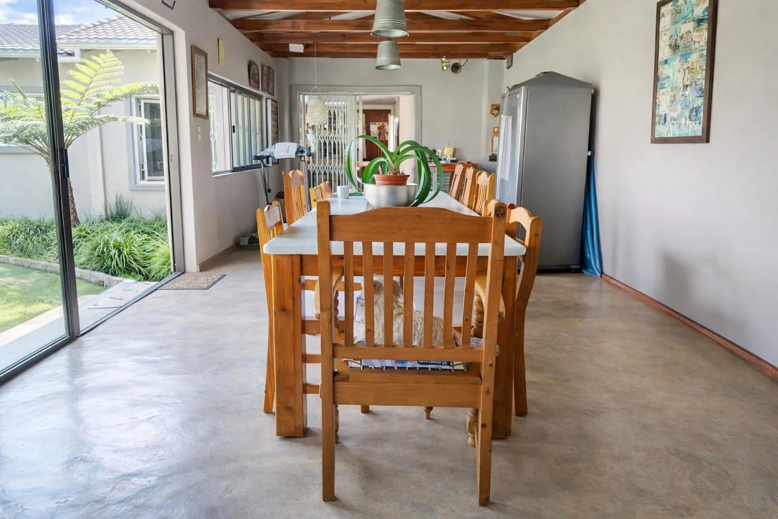 One of the most creative Homes that you have seen with Fabulous finishes and details, including a 160m² 2 Bedroom Flat, just to Wow You even Further.
